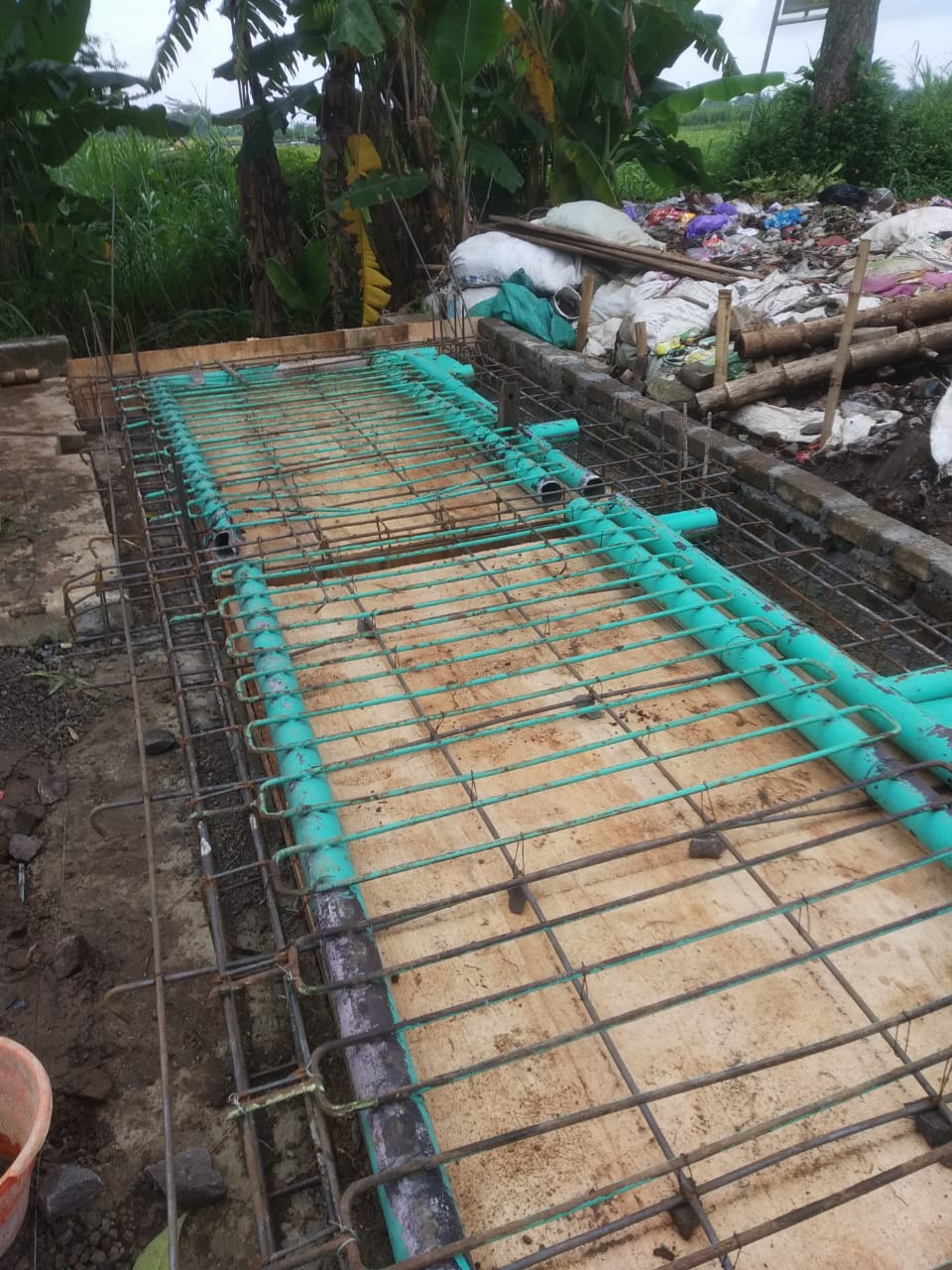 PENGECORAN JEMBATAN PENGUHUBUNG 